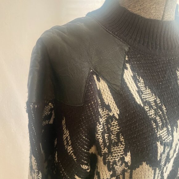Vintage Front Line black and white knit sweater with leather shoulder details - Picture 4 of 8